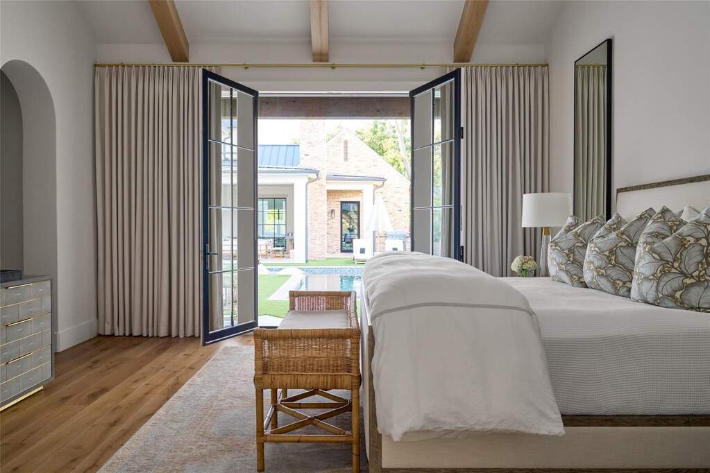 5 Bedroom Single Family Home/House's Image 24
