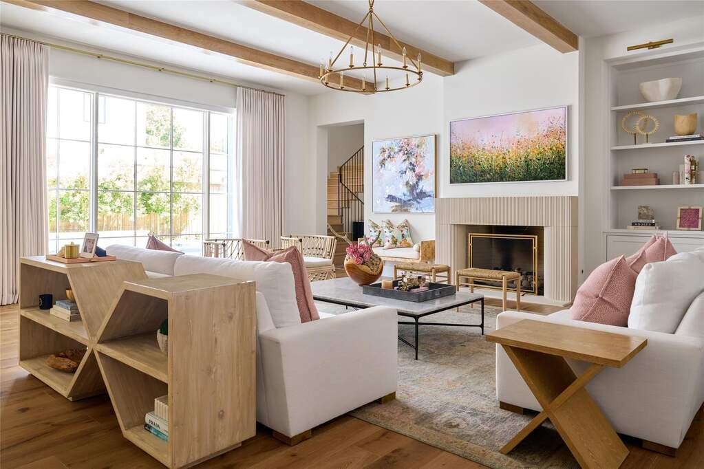 5 Bedroom Single Family Home/House's Image 6