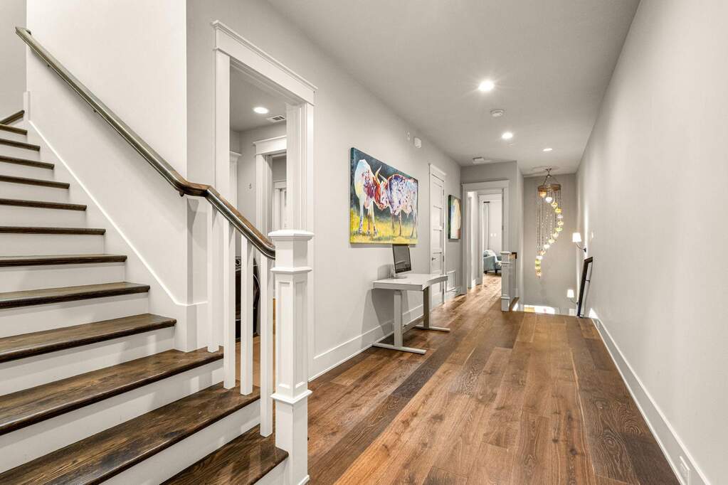 5 Bedroom Single Family Home/House's Image 17