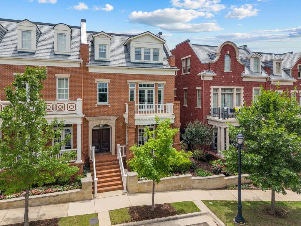 5 Bedroom Single Family Home/House's Image 24