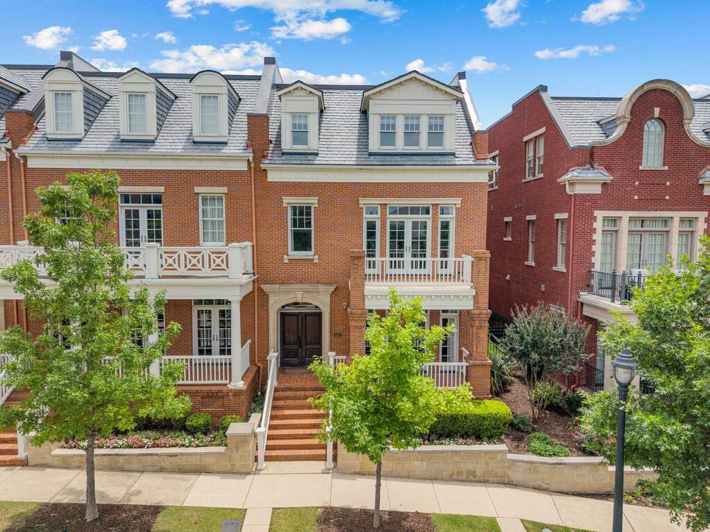 5 Bedroom Single Family Home/House's Image 26