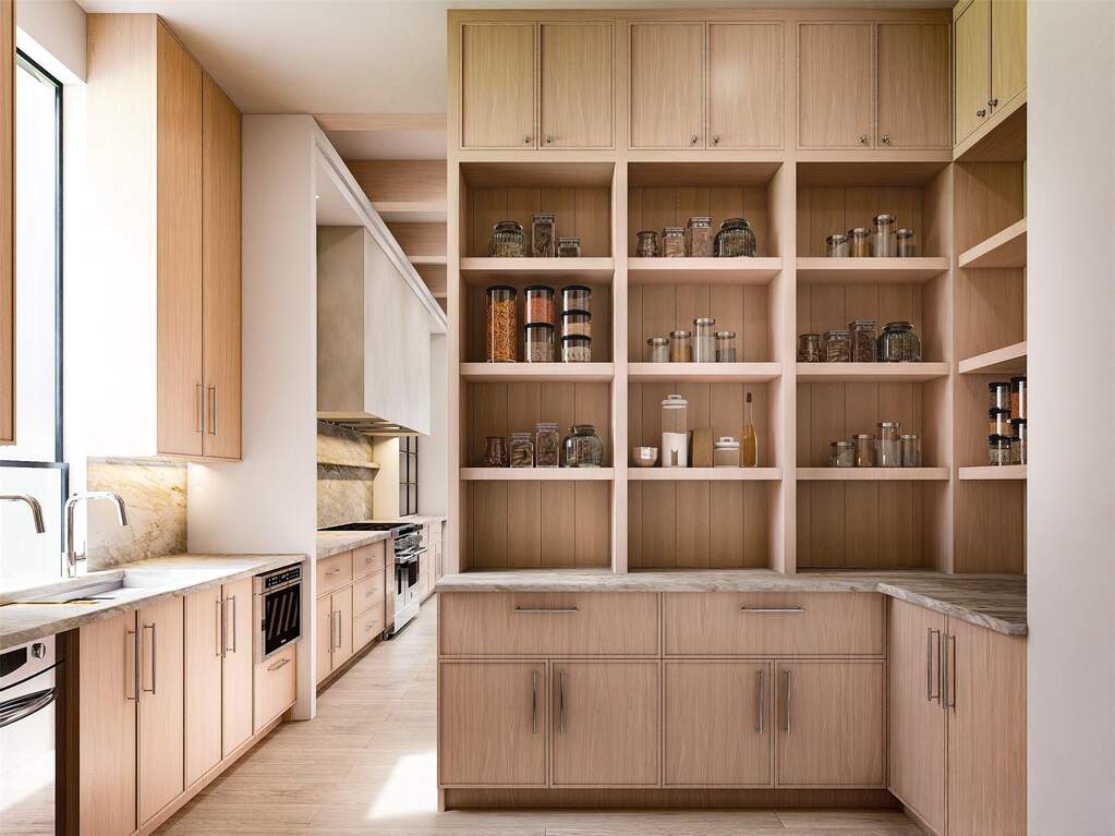 5 Bedroom Single Family Home/House's Image 3
