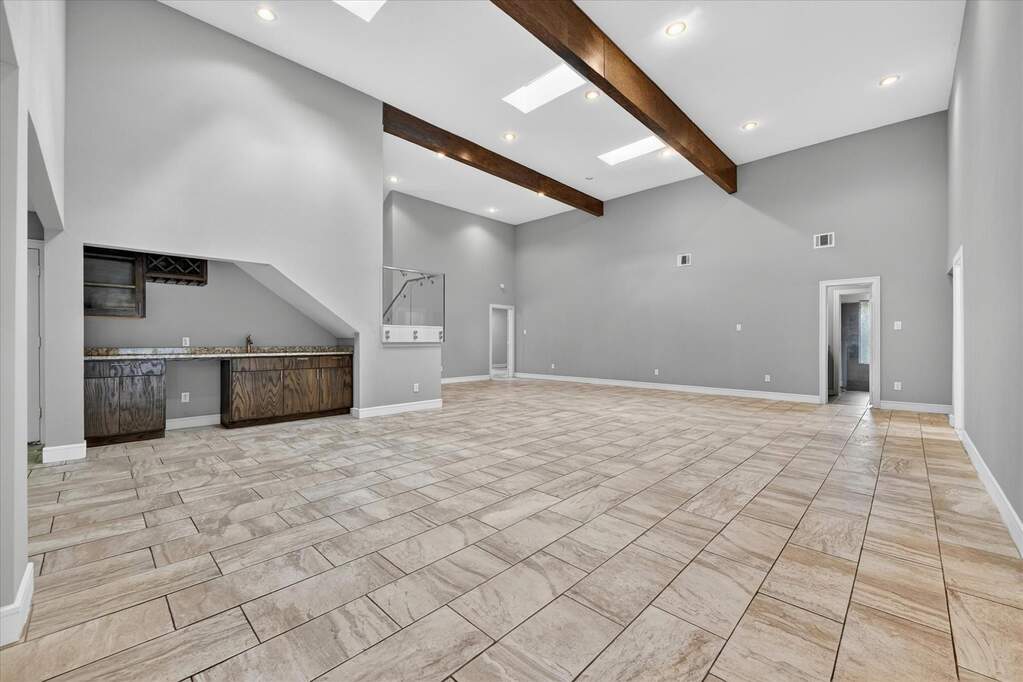 4 Bedroom Single Family Home/House's Image 8