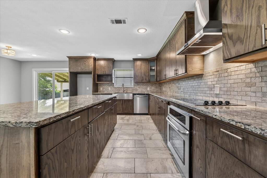 4 Bedroom Single Family Home/House's Image 12
