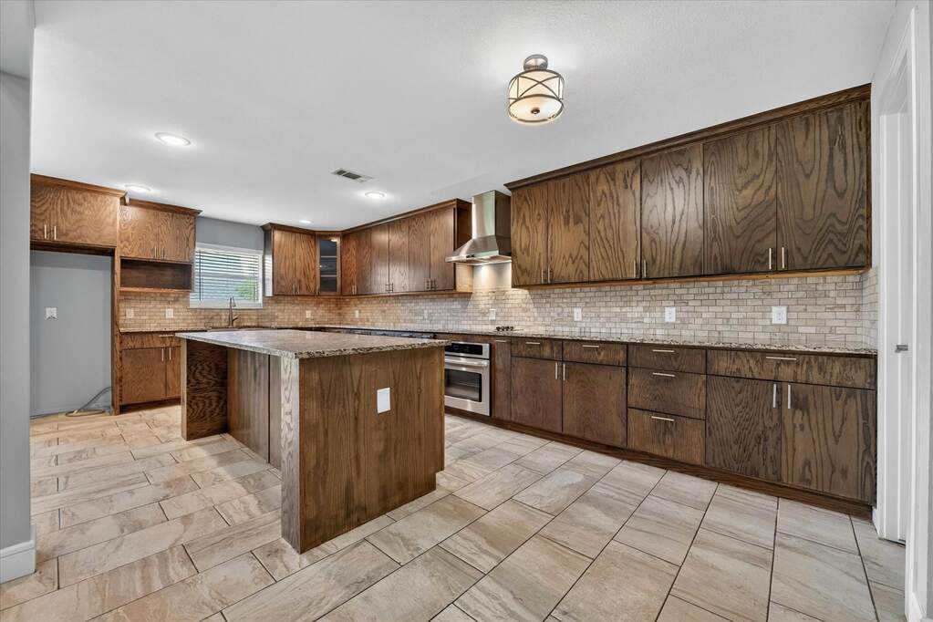 4 Bedroom Single Family Home/House's Image 13