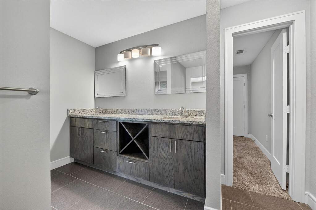 4 Bedroom Single Family Home/House's Image 28