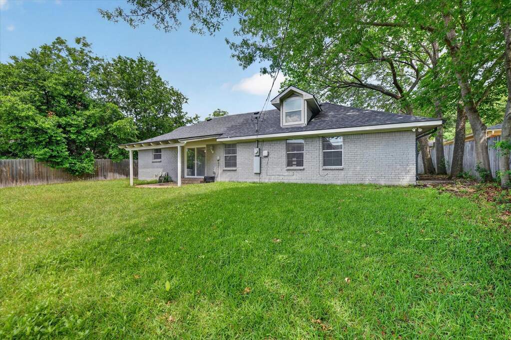 4 Bedroom Single Family Home/House's Image 34
