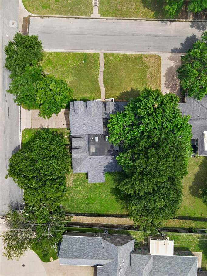 4 Bedroom Single Family Home/House's Image 5