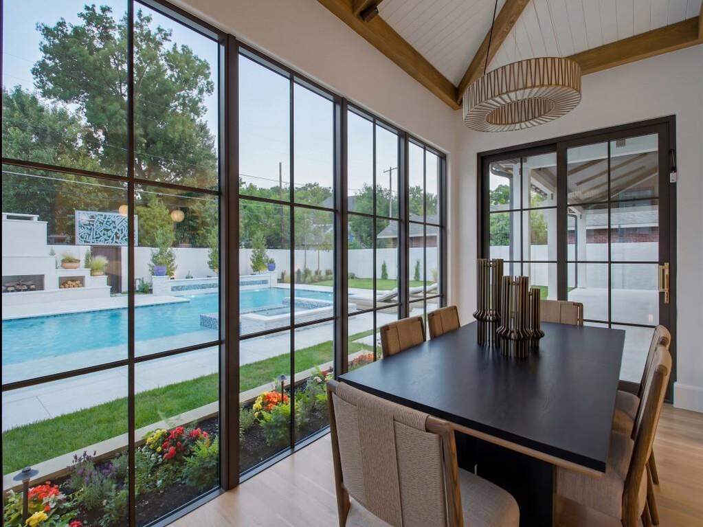 5 Bedroom Single Family Home/House's Image 11
