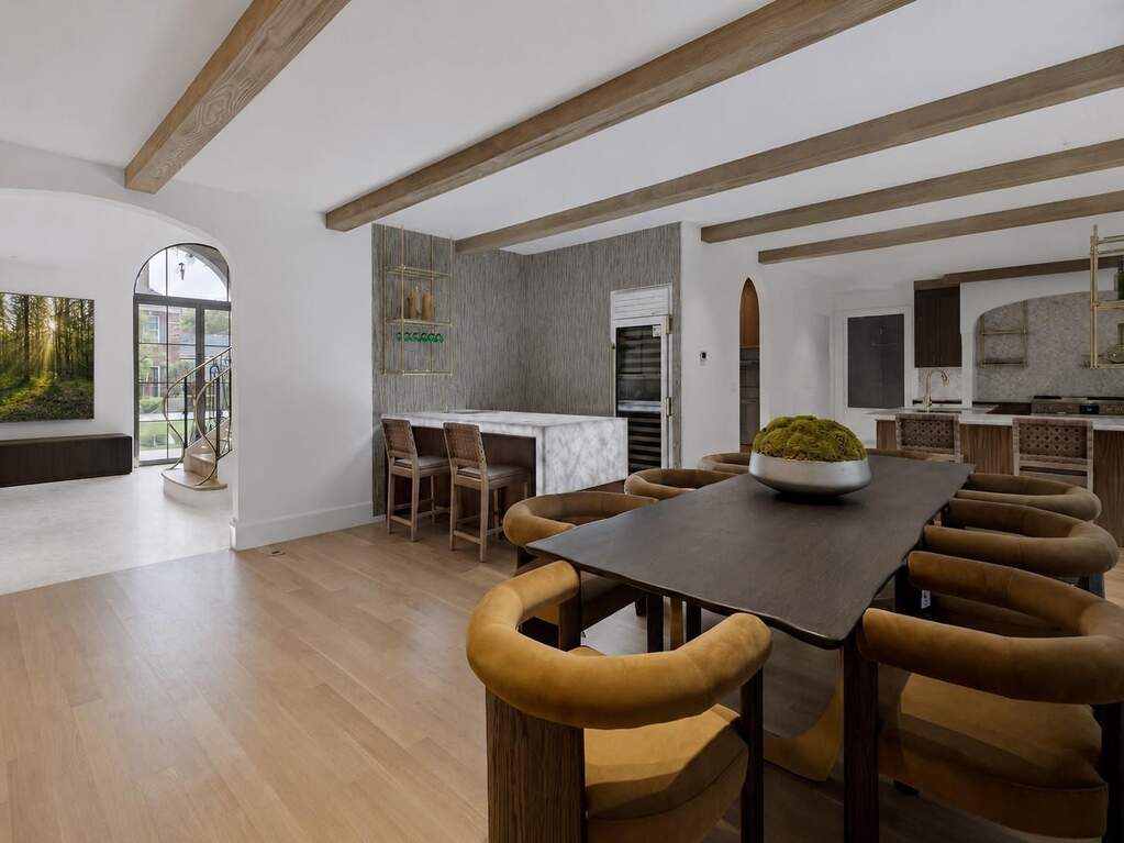 5 Bedroom Single Family Home/House's Image 14