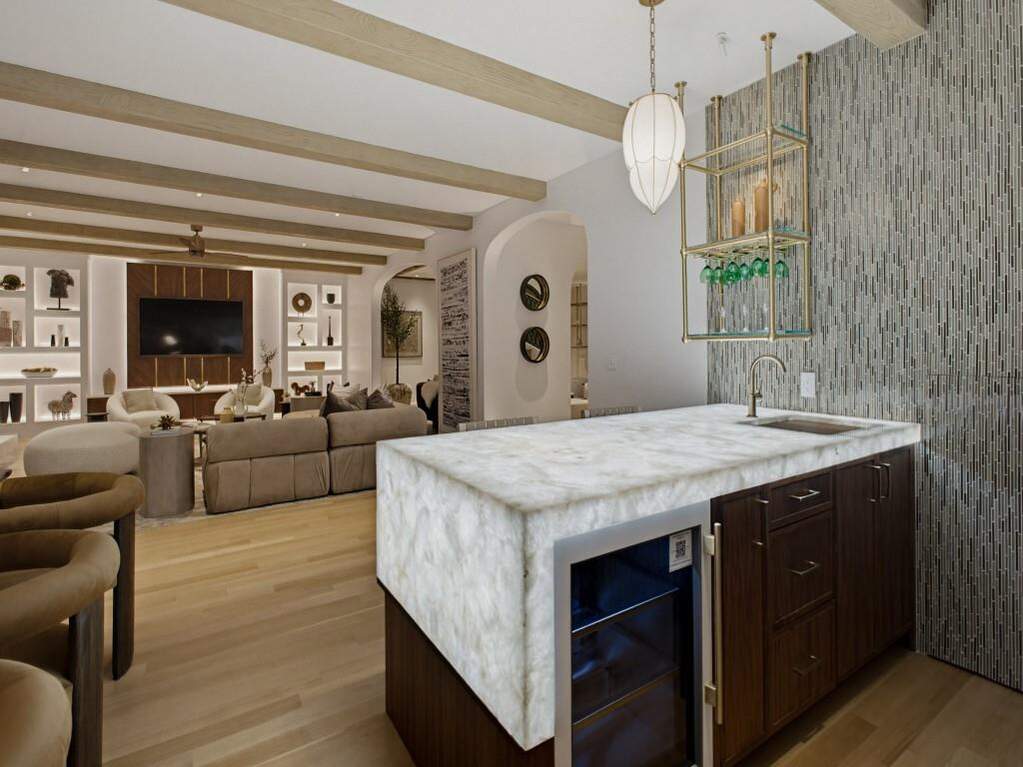 5 Bedroom Single Family Home/House's Image 15