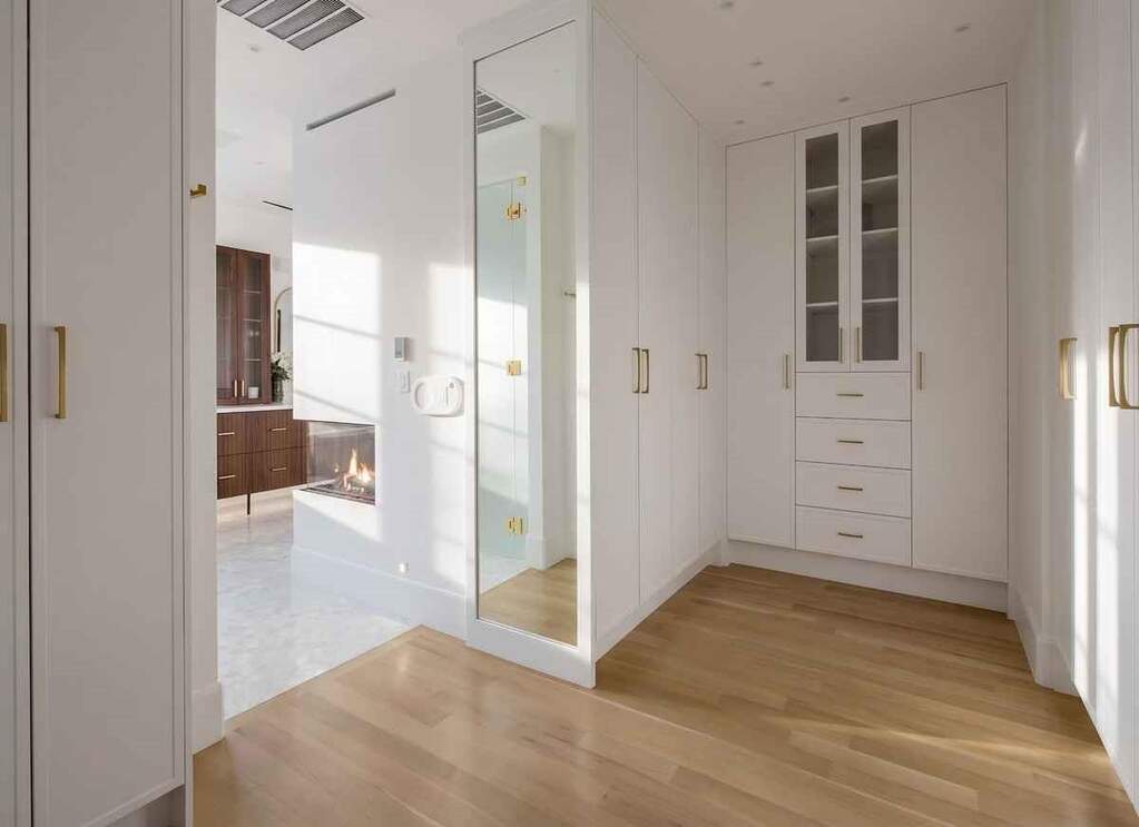 5 Bedroom Single Family Home/House's Image 24