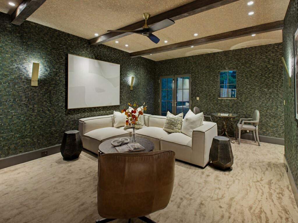 5 Bedroom Single Family Home/House's Image 29
