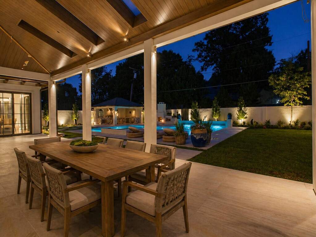5 Bedroom Single Family Home/House's Image 34