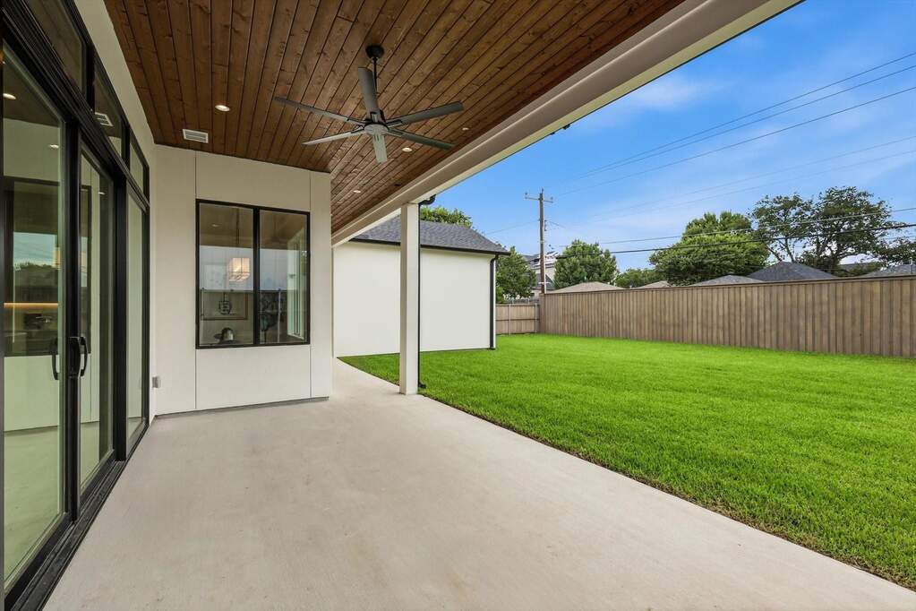 5 Bedroom Single Family Home/House's Image 24