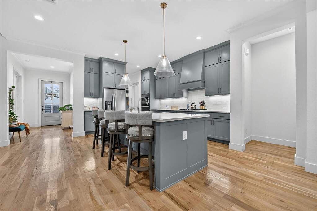 4 Bedroom Single Family Home/House's Image 7