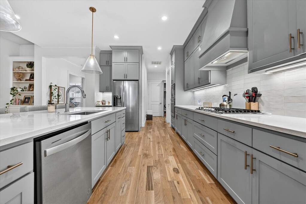 4 Bedroom Single Family Home/House's Image 8