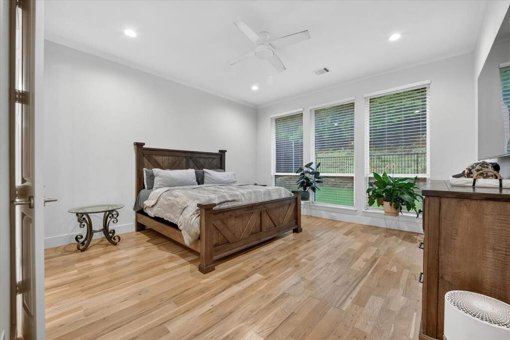 4 Bedroom Single Family Home/House's Image 11