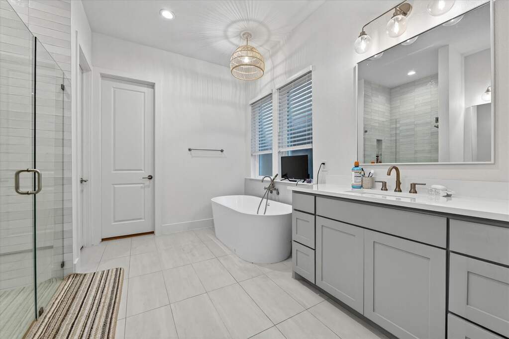4 Bedroom Single Family Home/House's Image 14