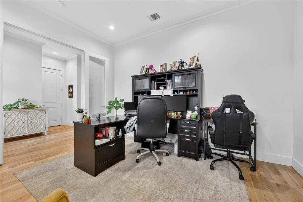 4 Bedroom Single Family Home/House's Image 20