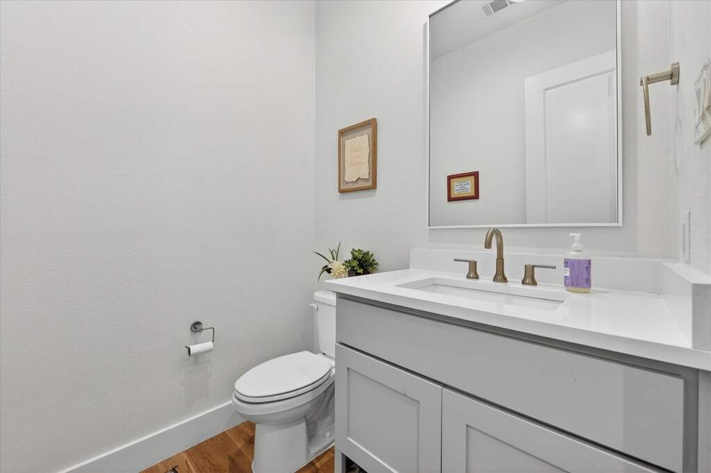 4 Bedroom Single Family Home/House's Image 22