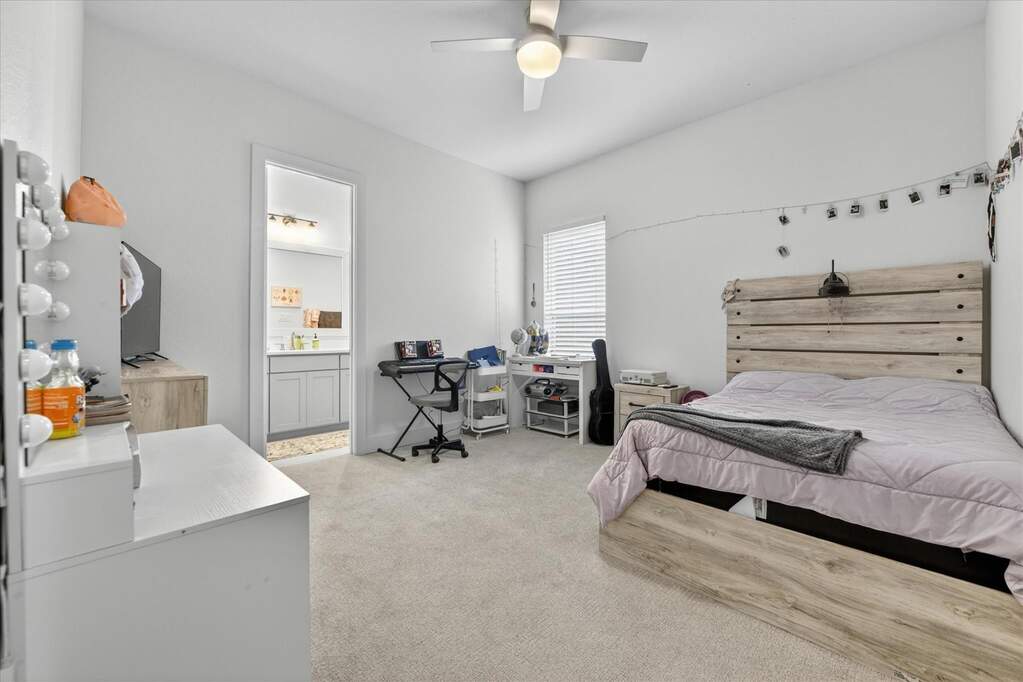 4 Bedroom Single Family Home/House's Image 27
