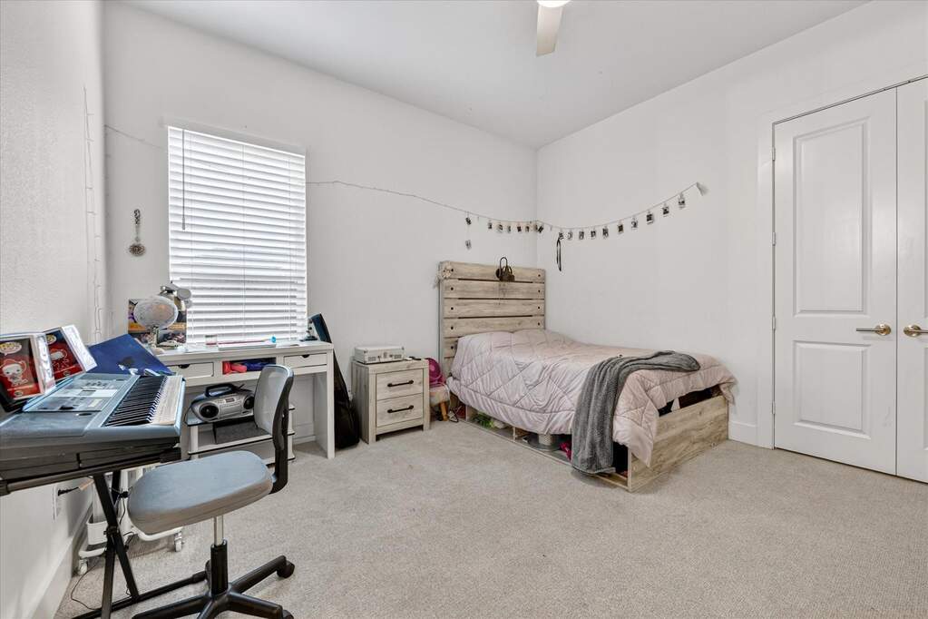 4 Bedroom Single Family Home/House's Image 28