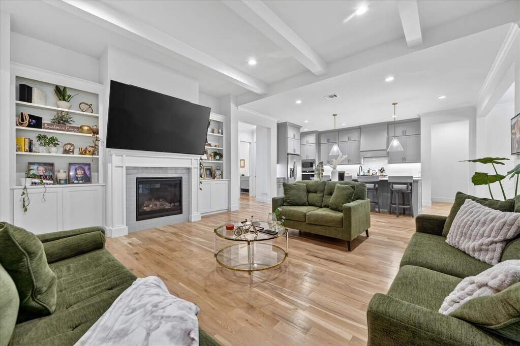 4 Bedroom Single Family Home/House's Image 3