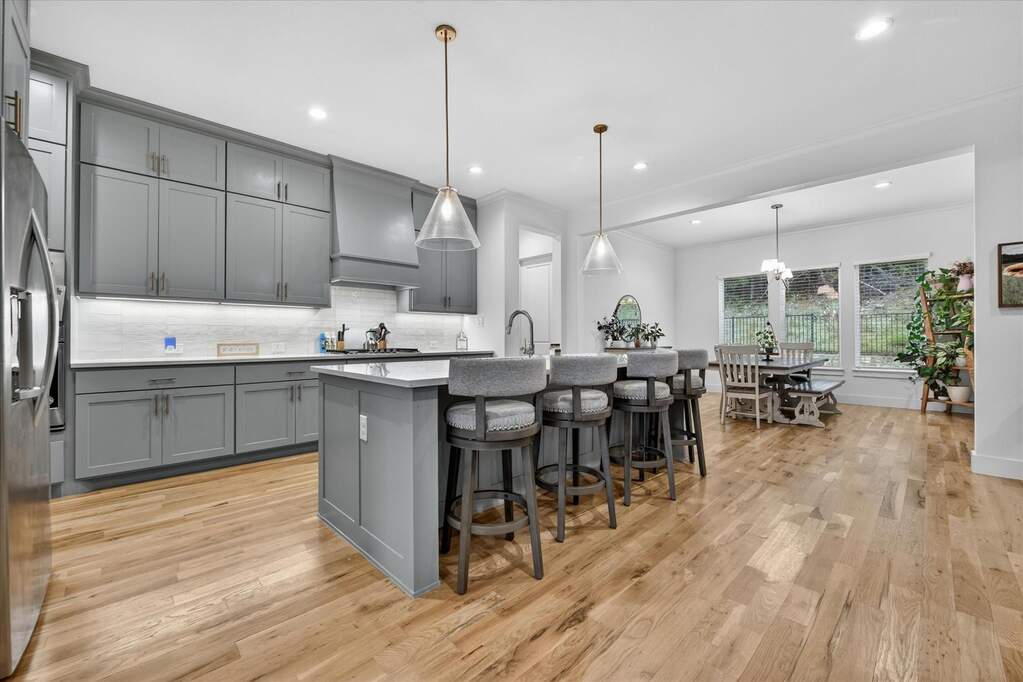 4 Bedroom Single Family Home/House's Image 6