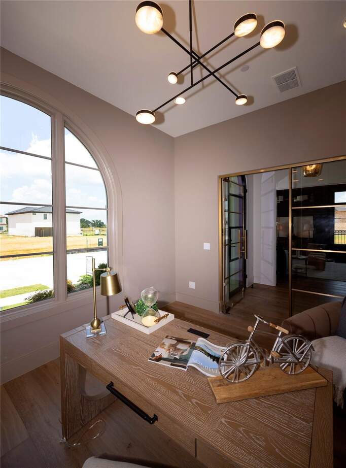 4 Bedroom Single Family Home/House's Image 18