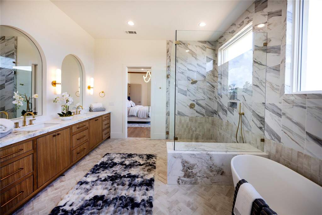 4 Bedroom Single Family Home/House's Image 23