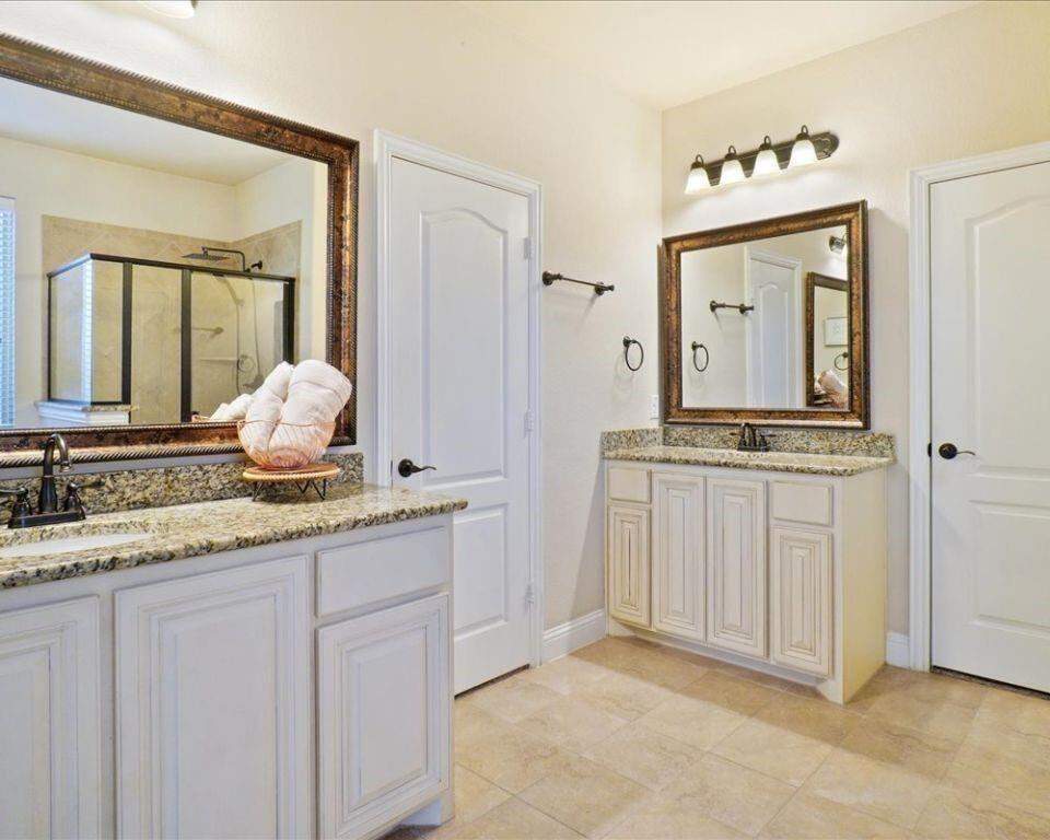 4 Bedroom Single Family Home/House's Image 7