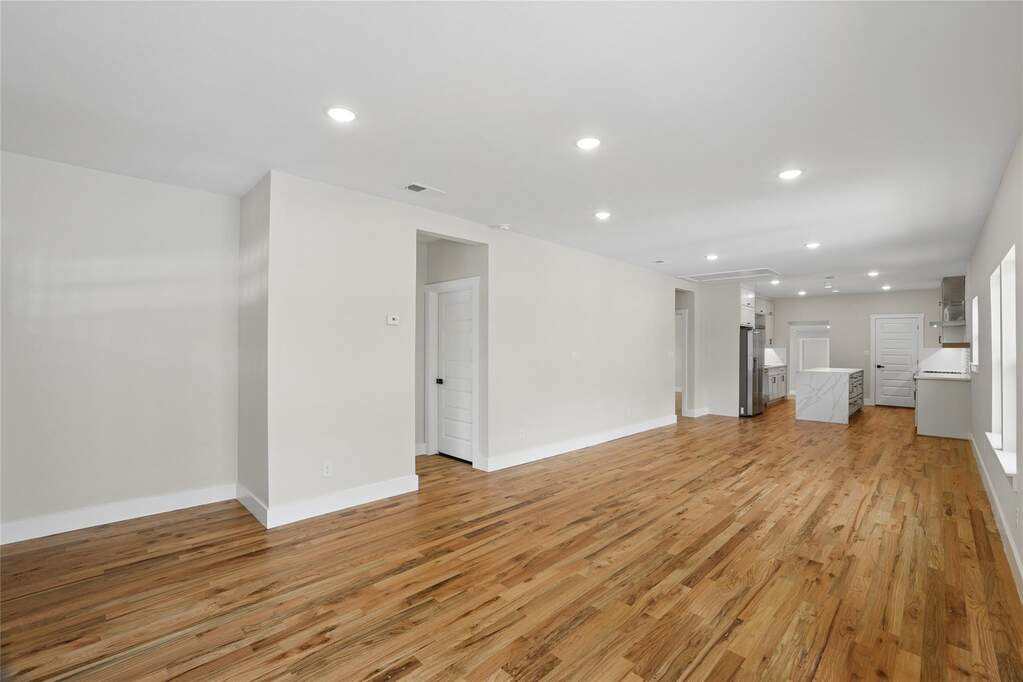 4 Bedroom Single Family Home/House's Image 9