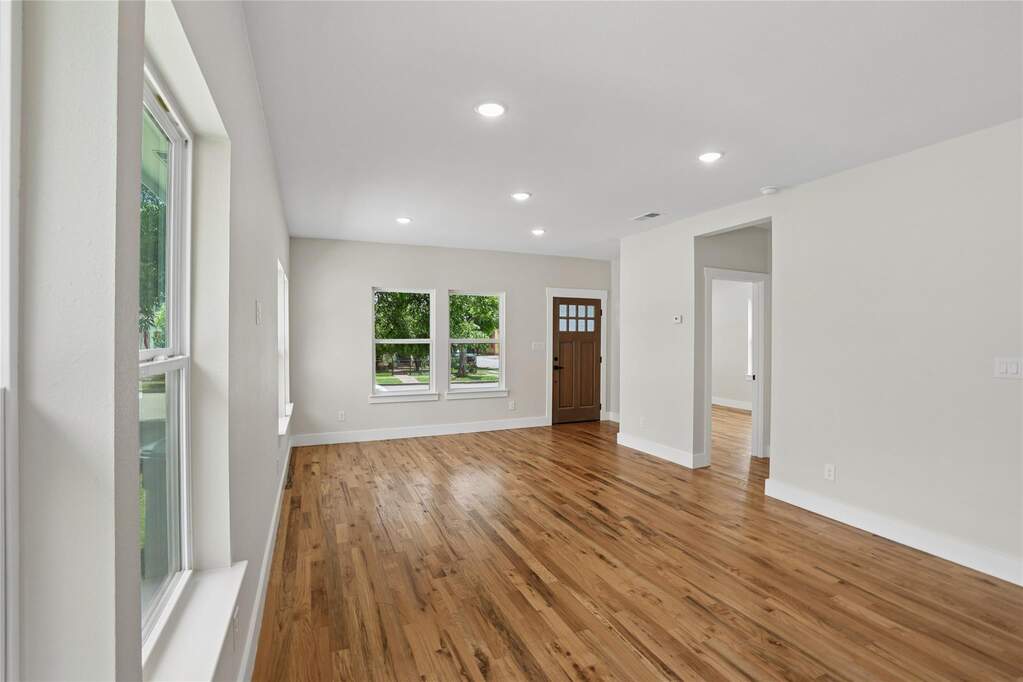 4 Bedroom Single Family Home/House's Image 11