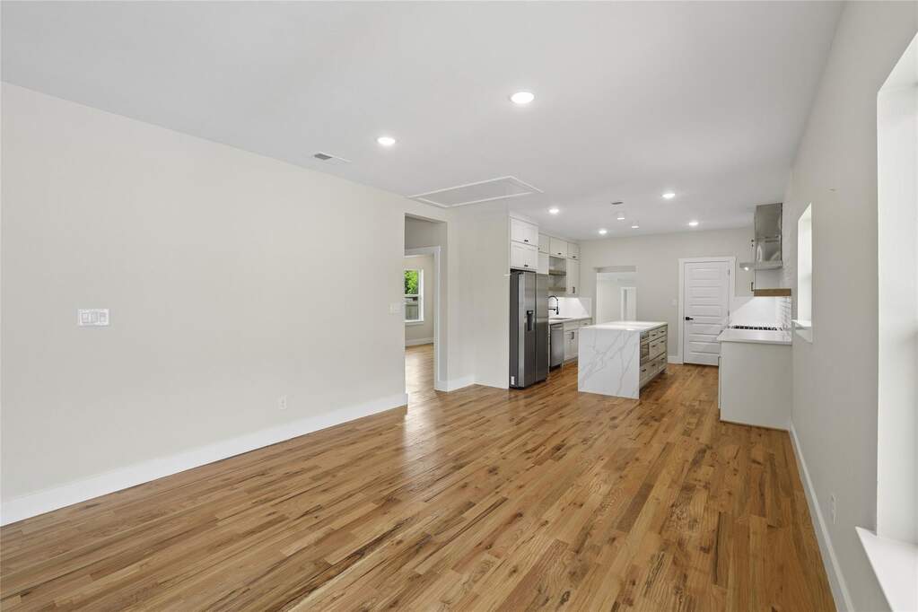 4 Bedroom Single Family Home/House's Image 12