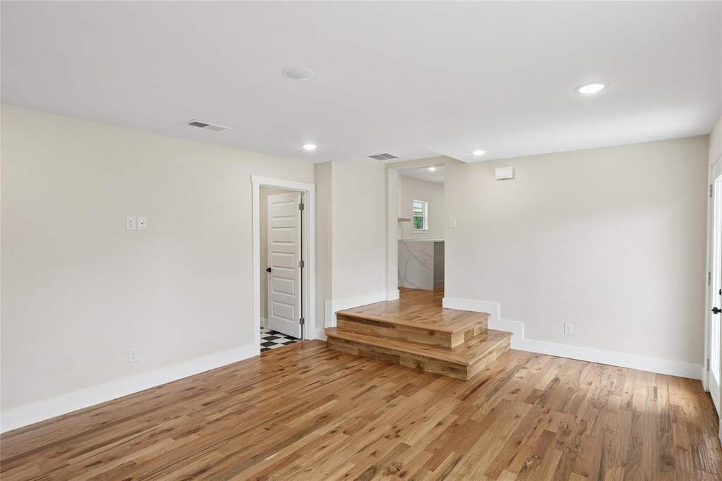 4 Bedroom Single Family Home/House's Image 15