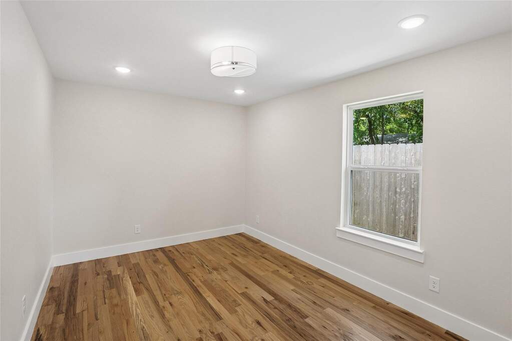 4 Bedroom Single Family Home/House's Image 21