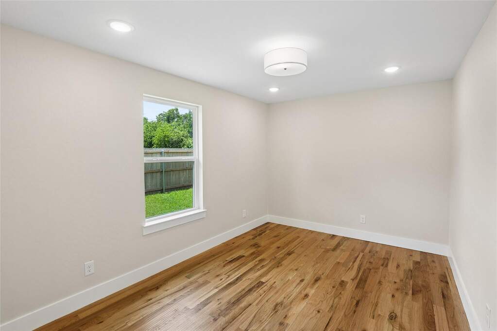 4 Bedroom Single Family Home/House's Image 23