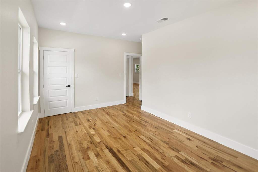 4 Bedroom Single Family Home/House's Image 28