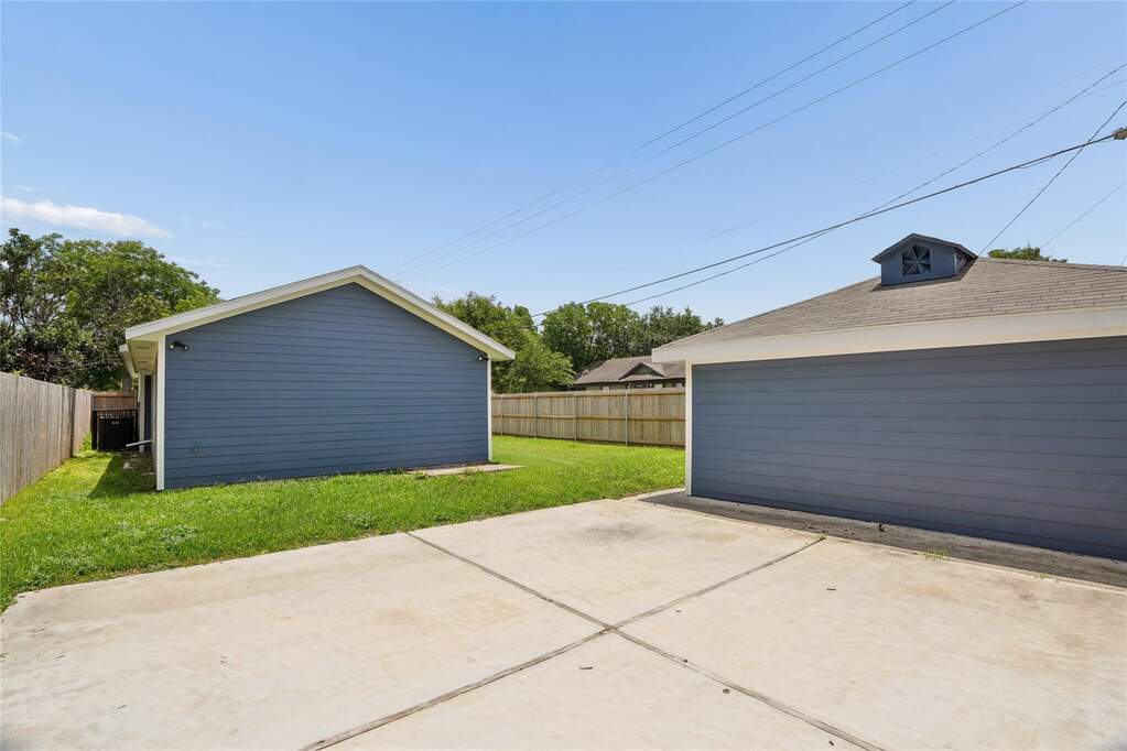 4 Bedroom Single Family Home/House's Image 33