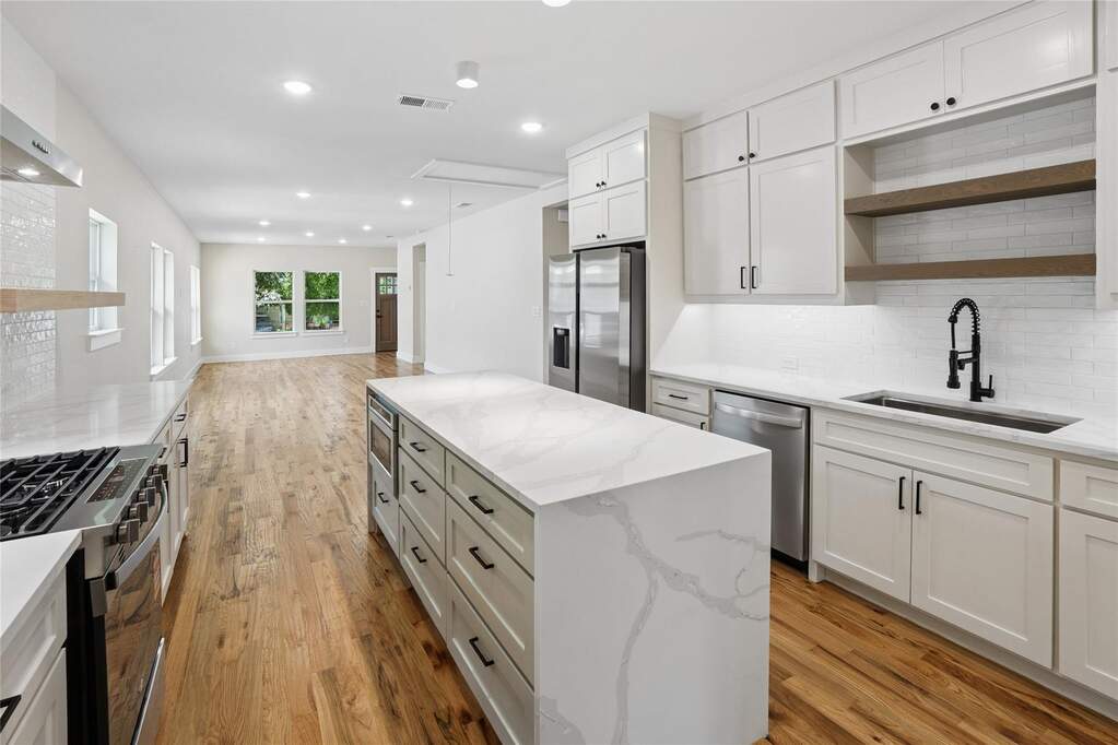 4 Bedroom Single Family Home/House's Image 6
