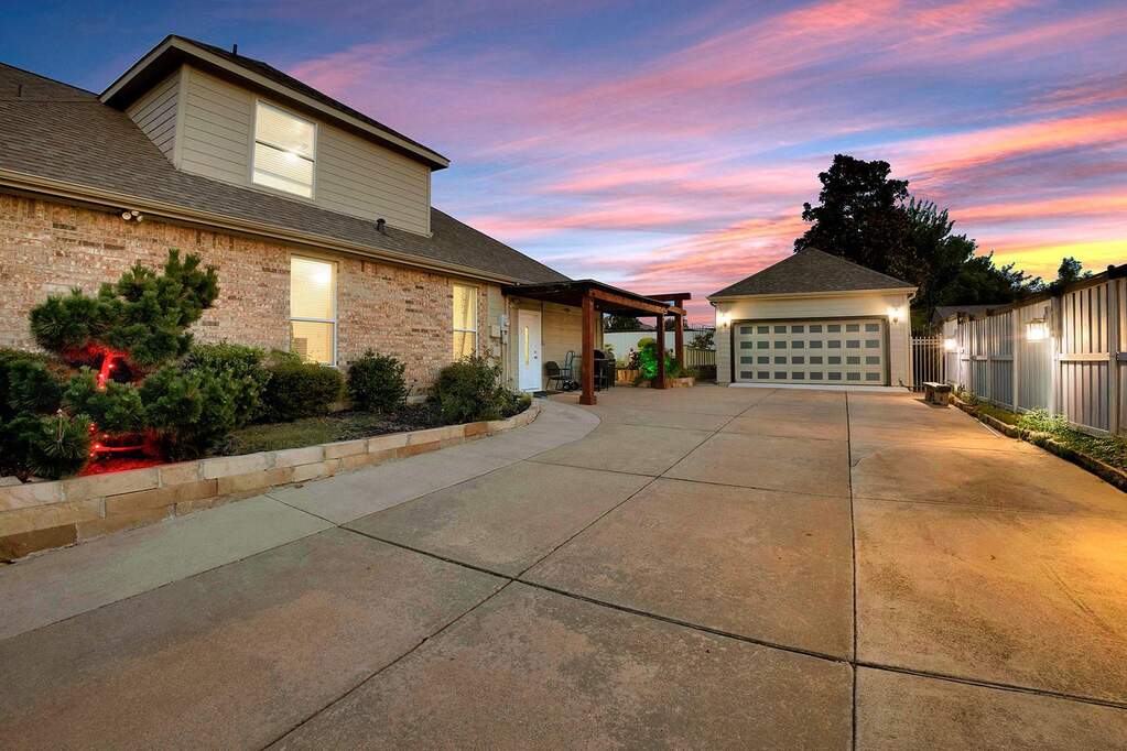 4 Bedroom Single Family Home/House's Image 7