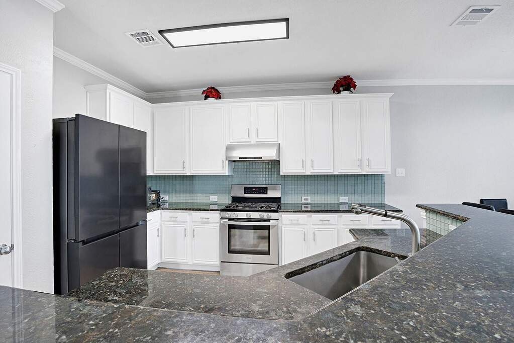 4 Bedroom Single Family Home/House's Image 13