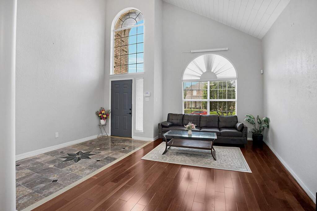 4 Bedroom Single Family Home/House's Image 15