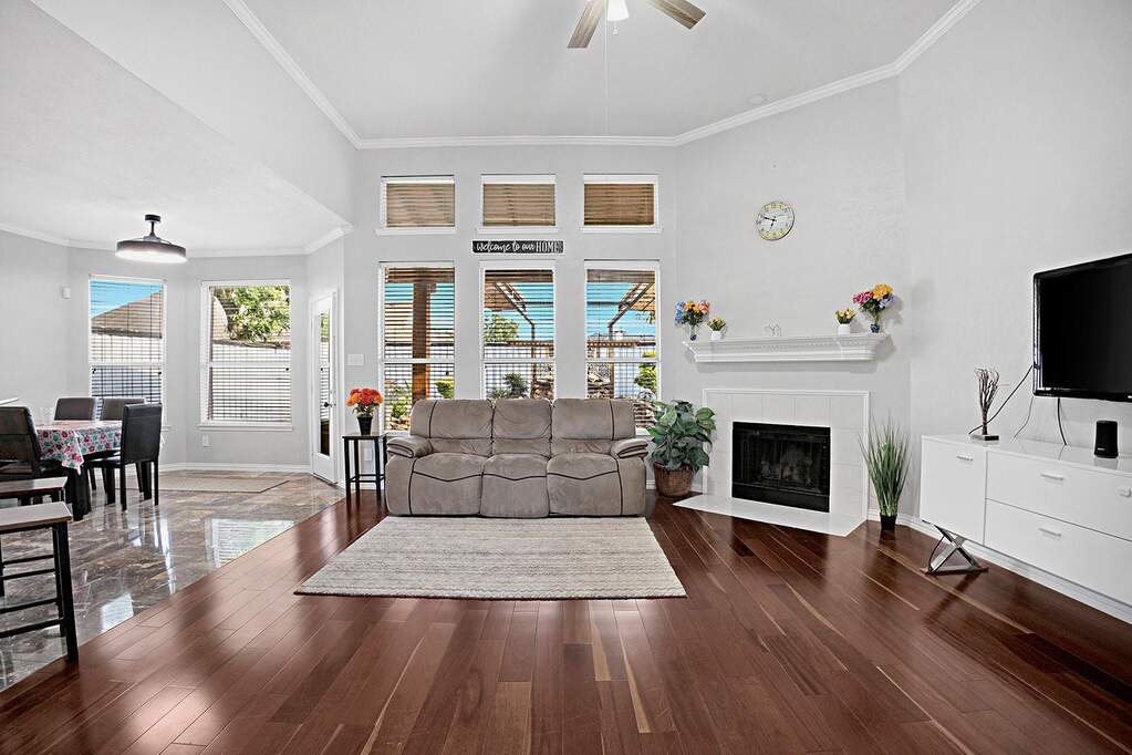 4 Bedroom Single Family Home/House's Image 18