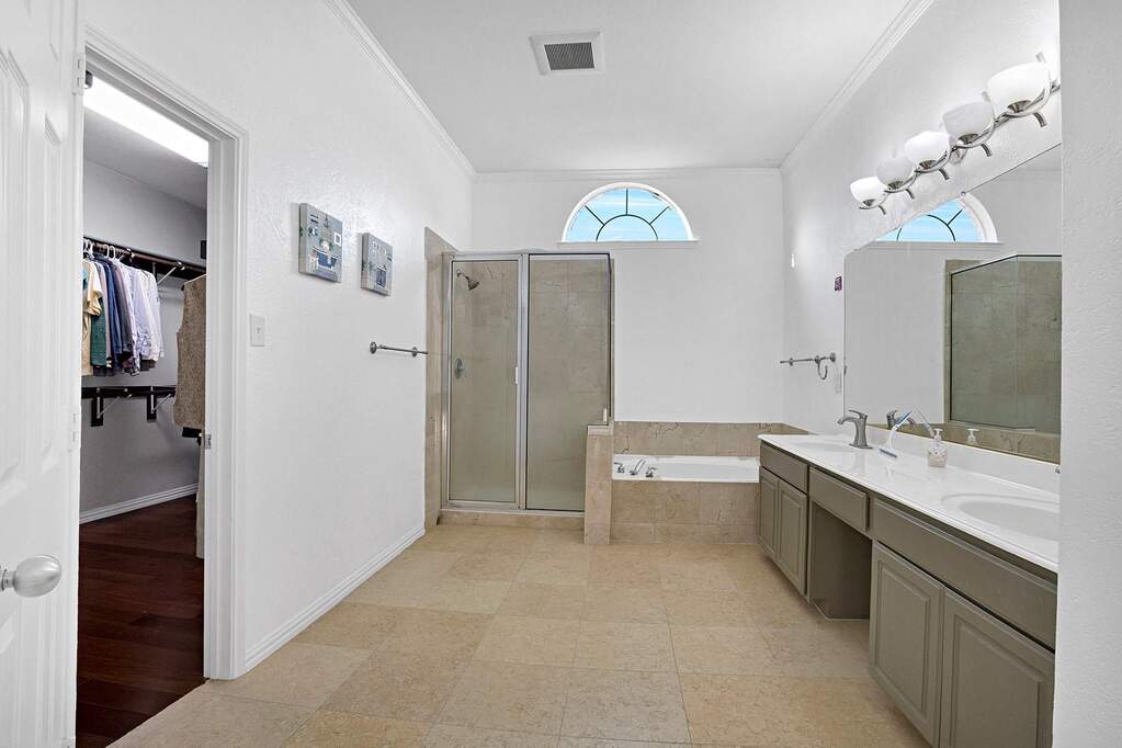 4 Bedroom Single Family Home/House's Image 26