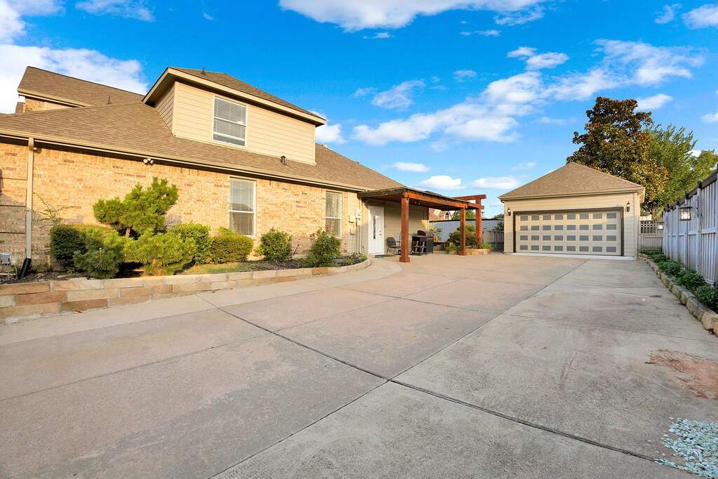 4 Bedroom Single Family Home/House's Image 33