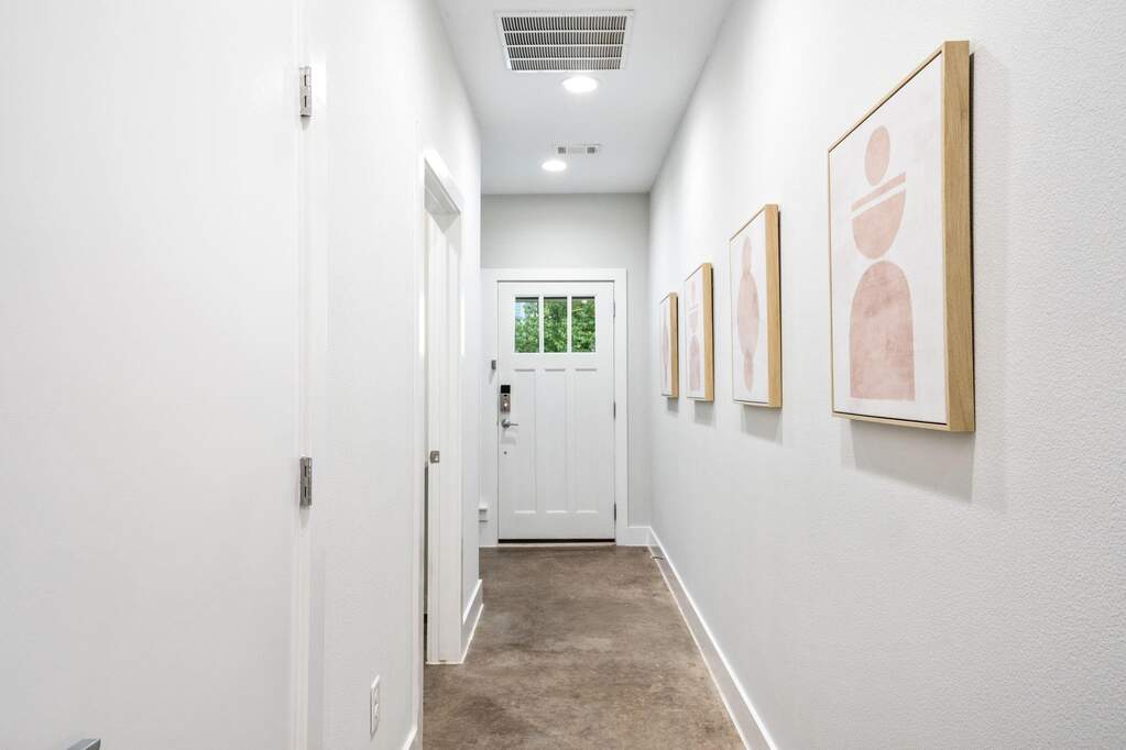 3 Bedroom Single Family Home/House's Image 4