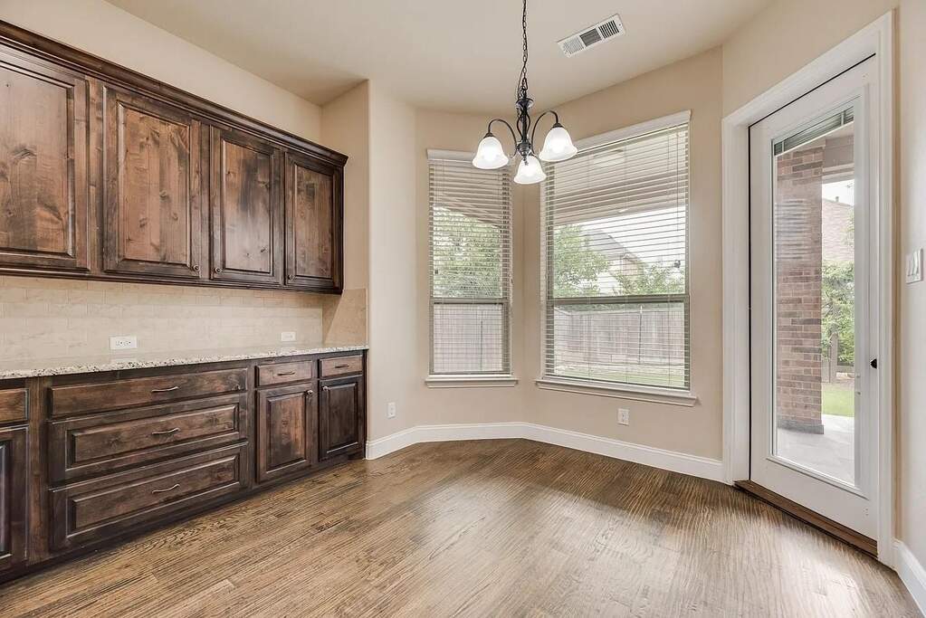 4 Bedroom Single Family Home/House's Image 7