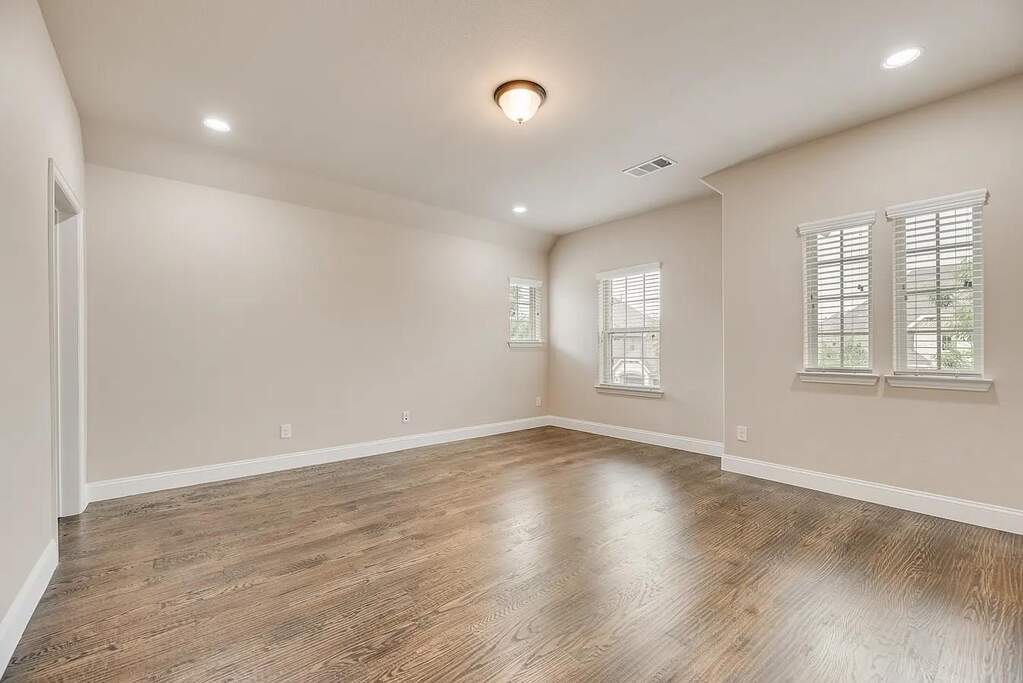4 Bedroom Single Family Home/House's Image 10